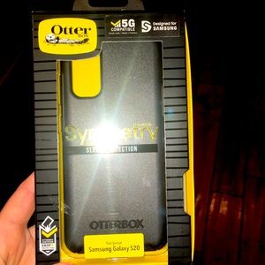 Samsung Galaxy S20 Symmetry Otterbox case